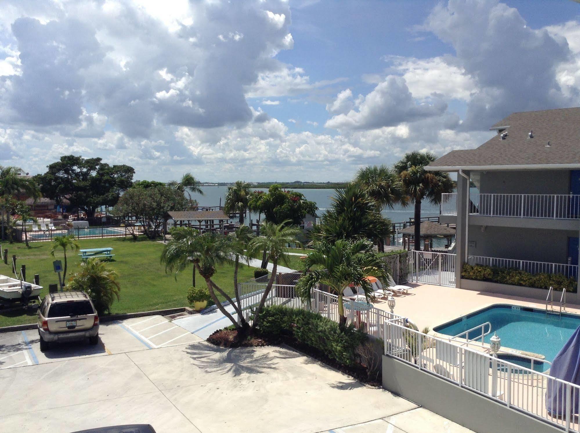 Dockside Inn&Resort Fort Pierce Exterior foto